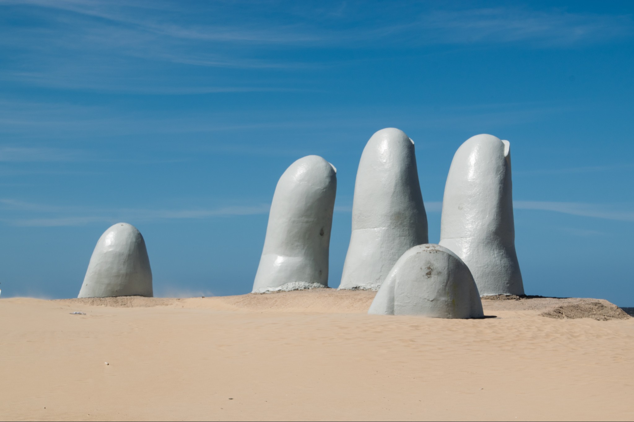 Imagen de dedos de Punta del Este